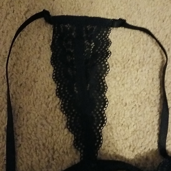 Lacy bra - Picture 2 of 4
